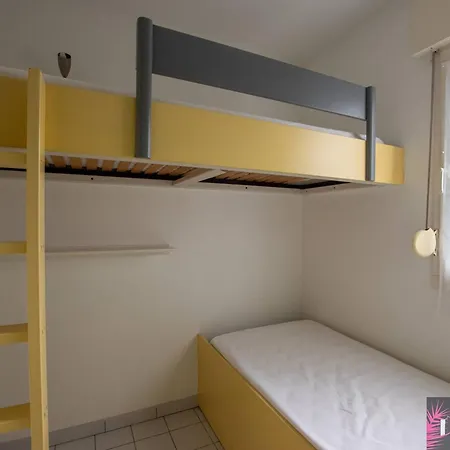 Meuble 4 Pers. Avec Terrasse Et Parking, Proche - Fr-1-825-33 *