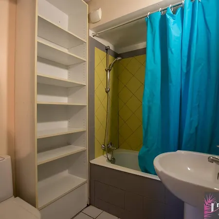 Apartment Meuble 4 Pers. Avec Terrasse Et Parking, Proche - Fr-1-825-33 La Rochelle (Charente-Maritime)