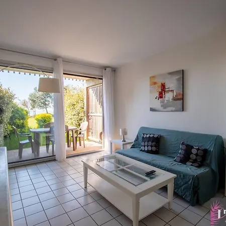 Apartment Meuble 4 Pers. Avec Terrasse Et Parking, Proche - Fr-1-825-33 La Rochelle (Charente-Maritime)